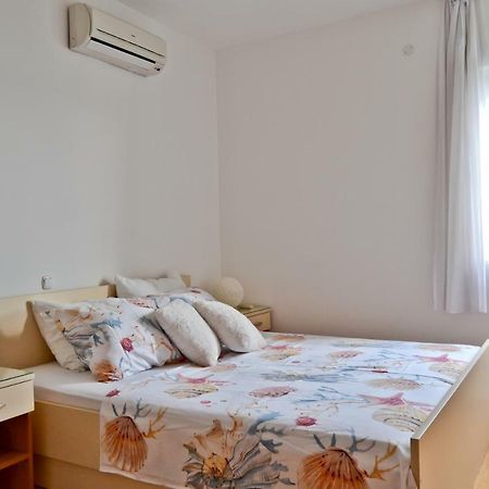 Apartman Mime Stanici Luaran gambar