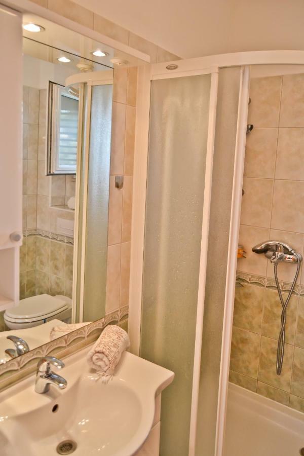 Apartman Mime Stanici Luaran gambar